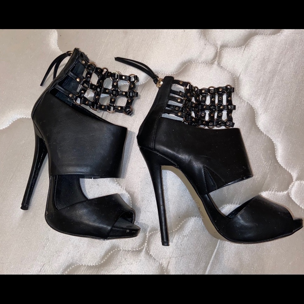 Black heels / booties